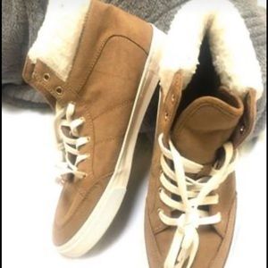 $20 Old Navy boots size7.New orig.price$35.